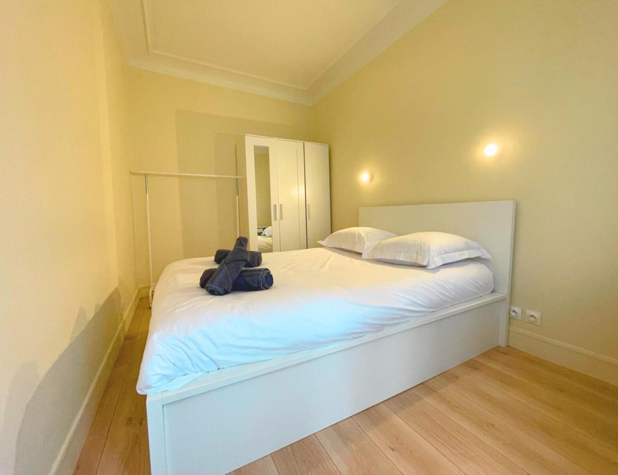 Chambre Lit Double Et Salon Avec Canape-Lit A 10 Minutes Des Champs Elysees Париж Экстерьер фото