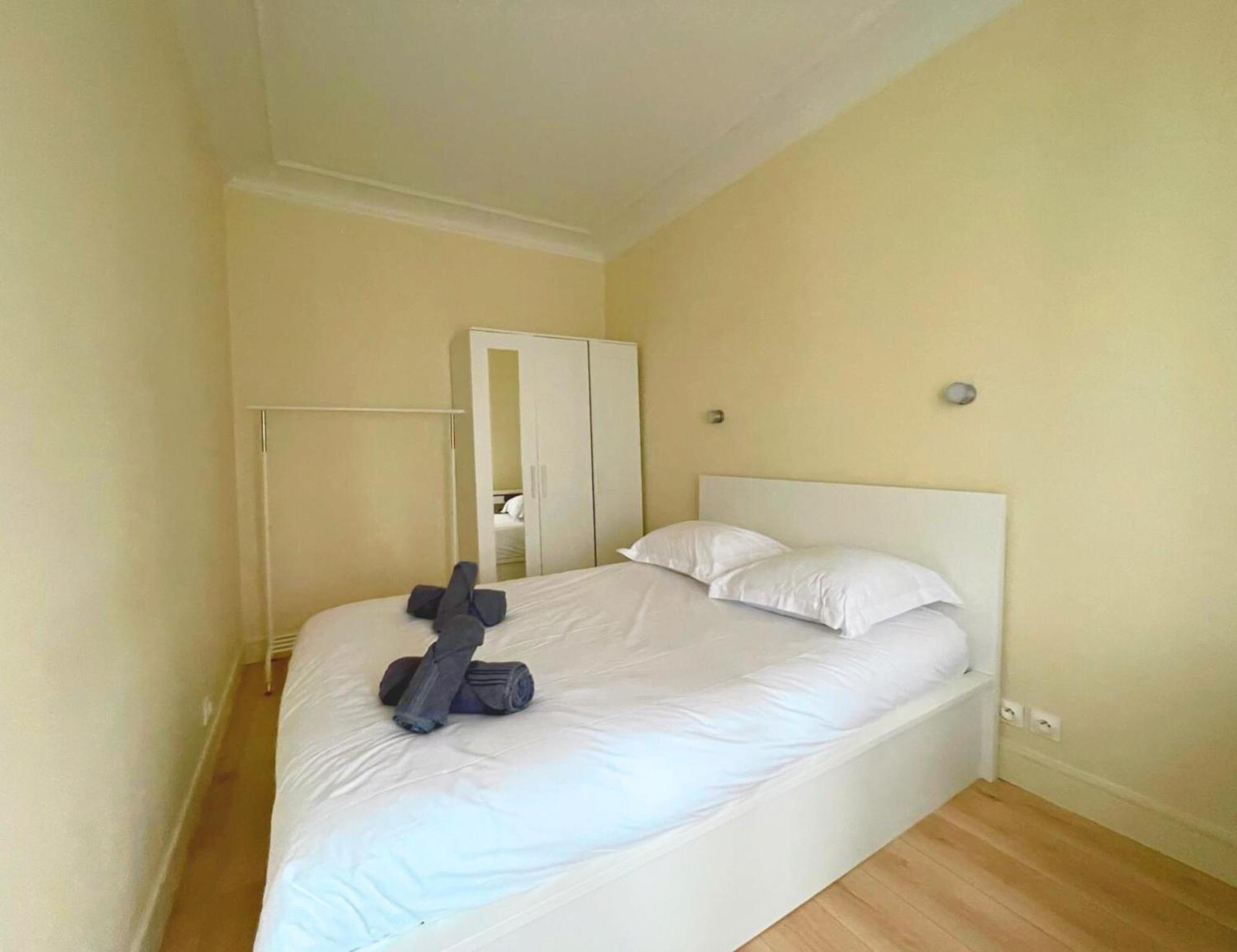 Chambre Lit Double Et Salon Avec Canape-Lit A 10 Minutes Des Champs Elysees Париж Экстерьер фото
